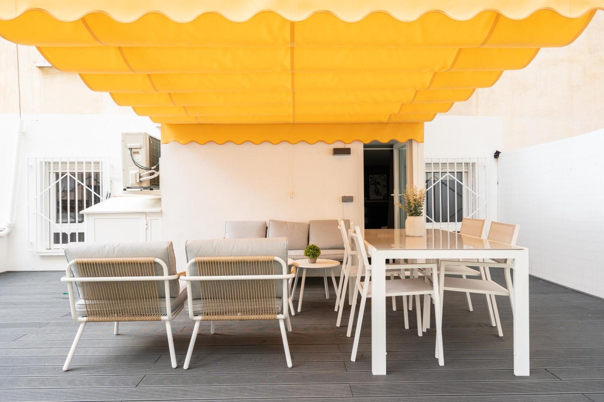 Manola Con Terraza Junto Al Corte Ingles Albacete